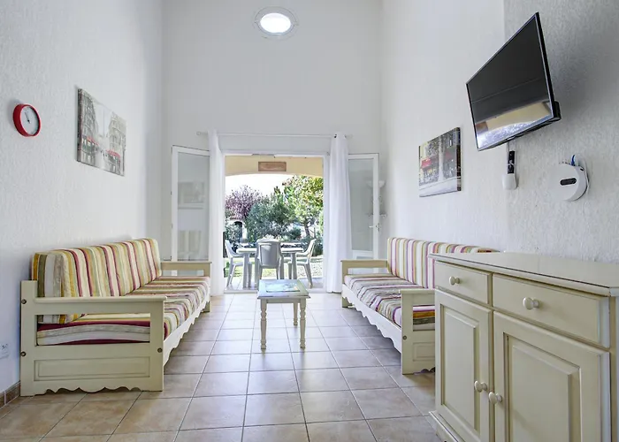 Βίλα P Minervois U N04 3p6 *
