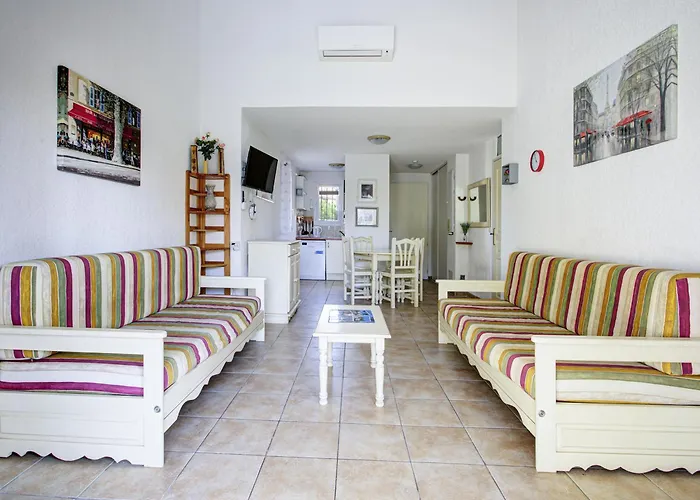 P Minervois U N04 3p6 Βίλα *